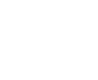 Der hauseigene Fahrdienst bringt bis zu 40 G ste t glich individuell zur Tagespflege – hier begleitet Pflegekraft Ray...